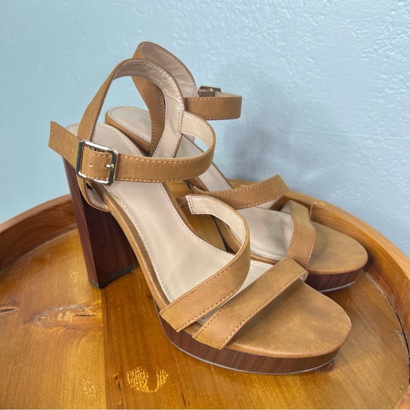 BCBGeneration Asymmetrical Strappy Deena Block Heel Lace-Up heels sz 9 - Picture 4 of 8